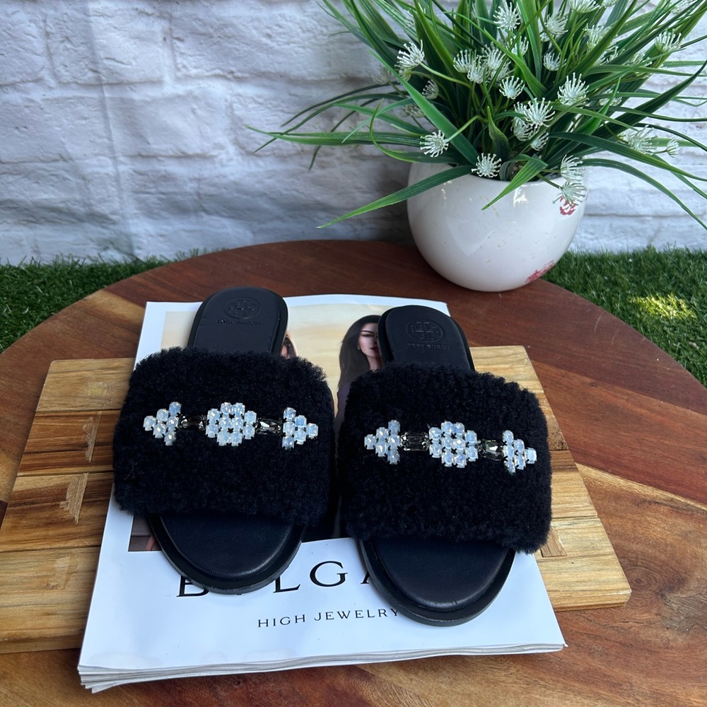 Tory Burch Shoes Tory Burch Aspen
Black Shearling Slide size 6 new $229 - Picture 4 of 14